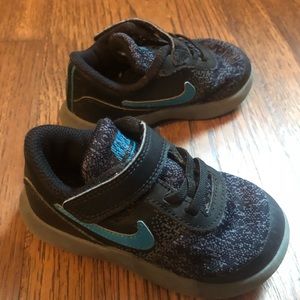Toddler Nike Sneakers Size 7